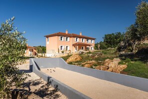 Property grounds - Spacious Villa with swimming pool (Veli Lošinj)