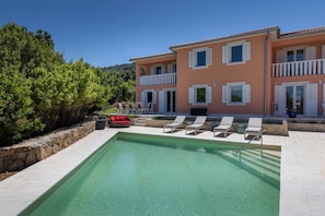 Pool - Spacious Villa with swimming pool (Veli Lošinj)