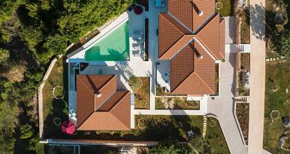 Geräumige Villa mit Swimmingpool