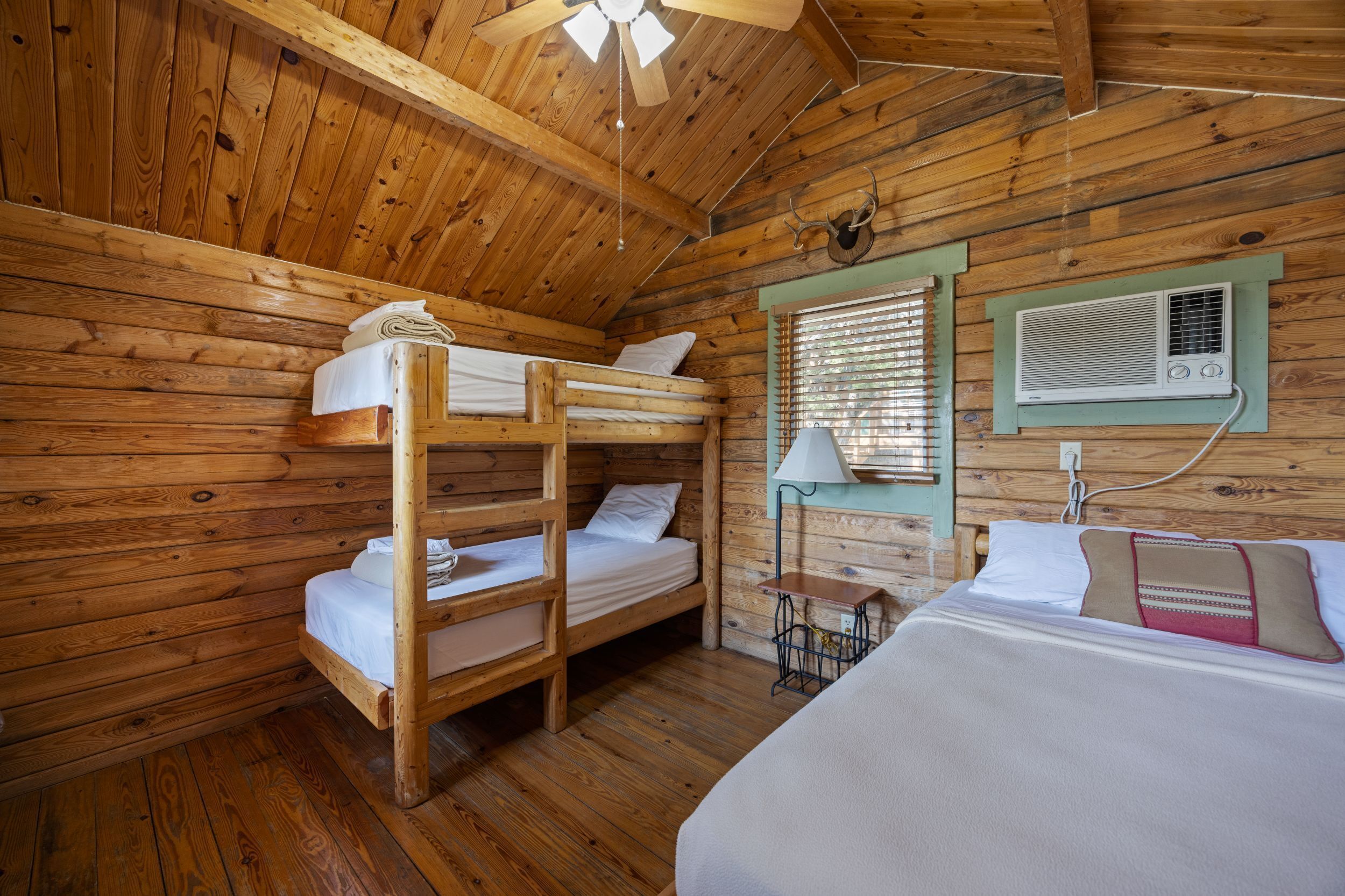 Basic Cabin [21,22,28] Multiple Beds, Share Bathhouse | Bed sheets