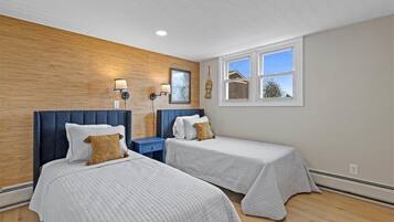 5 bedrooms, travel crib, free WiFi, bed sheets