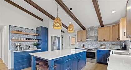 Spacious Newly Renovated 5-bedroom Lake Front house in charming Beaver Dam WI