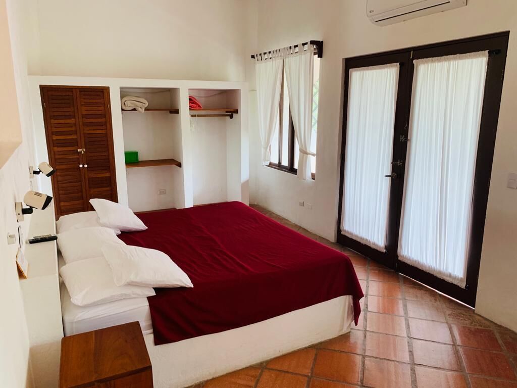 1 habitación, tabla de planchar con plancha, wifi y ropa de cama 