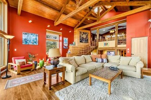 智能电视、壁炉、办公室