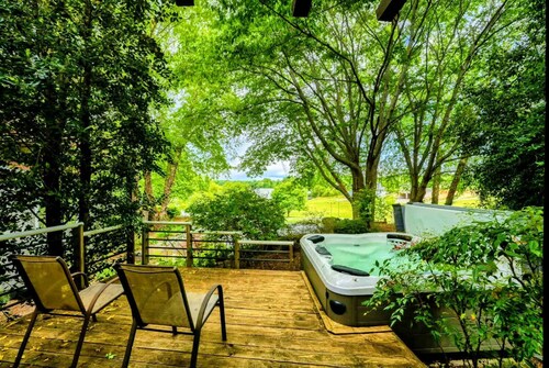 Lakefront Lake Anna with Dock, Deck, Fire Pit