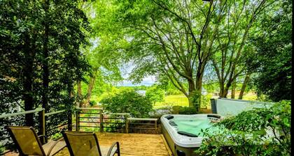 Lakefront Lake Anna with Dock, Deck, Fire Pit