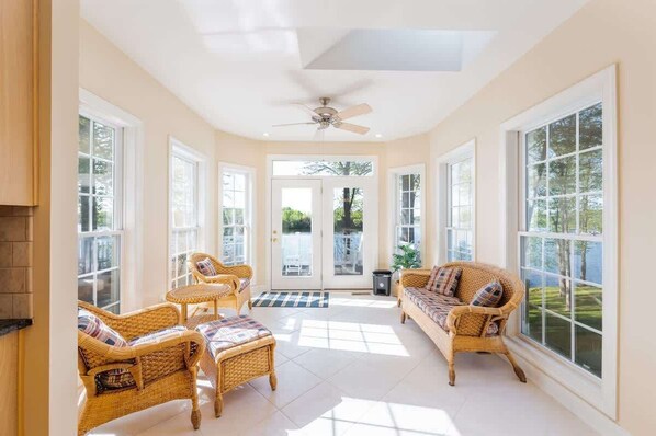 Interior - 6BR Lakefront Lake Anna, Views, Boat Dock, Hot Tub (Mineral)