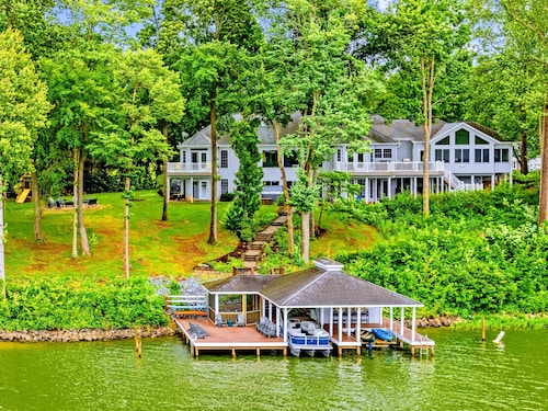 Lakefront Lake Anna, Views, Boat Dock, Hot Tub