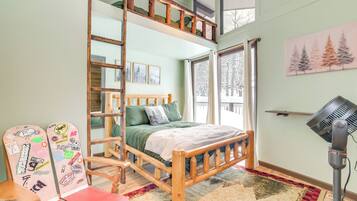 4 bedrooms, desk, internet, bed sheets