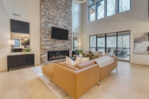 House (5 Bedrooms) | Interior