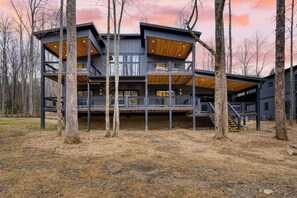 House (5 Bedrooms) | Interior - Kings Crown by Avantstay Indoor Pool, Hot Tub, Firepit, Theater All-season Retreat (Gatlinburg)