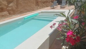 حمام سباحة