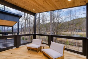 House | 5 bedrooms - Indoor Pool Hot Tub Firepit Theater All-season Retreat Kings Crown by Avantstay (Gatlinburg)