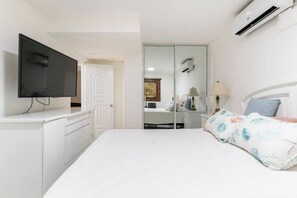 1 habitación, tabla de planchar con plancha, wifi y ropa de cama