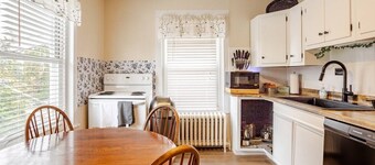Peaceful 2BR w/ Zen Room