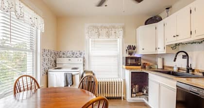 Peaceful 2BR w/ Zen Room