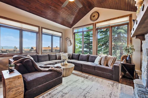 Deluxe Chalet, Mountain View, Mountainside | Living area