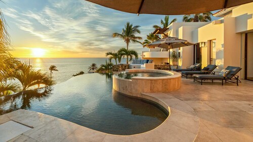 Casa Bella 5BR Ocean Views  | 5 Bed, 5.5 Bath