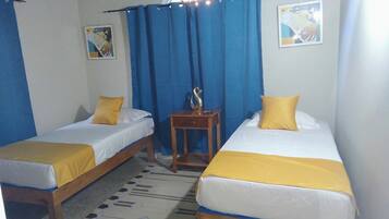 2 bedrooms, iron/ironing board, free WiFi