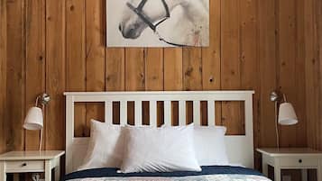 2 bedrooms, soundproofing, free WiFi, bed sheets