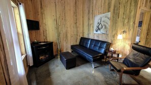 Chalet, 2 Bedrooms | Living area