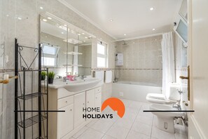 Shower, hair dryer, bidet, towels - #278 Fonte dos Leões by Home Holidays (Albufeira)