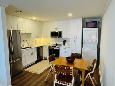 Downtown Auburn Retreat- Walking distance to Stadium, Toomer's & More!