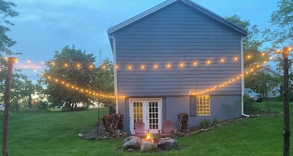 Historic Schoolhouse - Private Yet Central minutes from 480 and the Turnpike