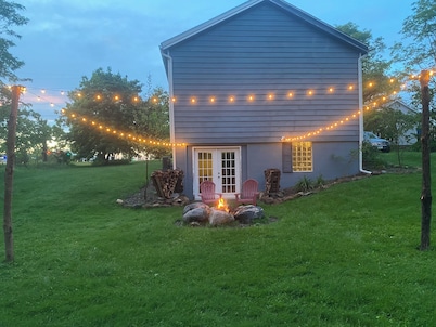 Historic Schoolhouse - Private Yet Central minutes from 480 and the Turnpike