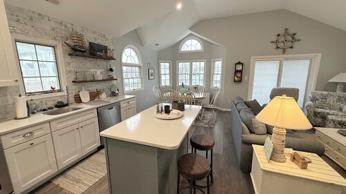 Sunday - Sunday Too Cute..Quite south end of OC- 3 BR -2 bath -PET FRIENDLY