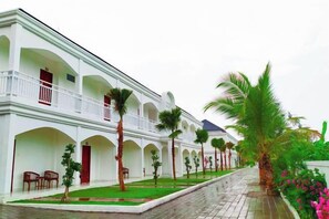Exterior - Puri Lovina Hotel (Bali)