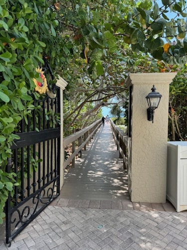 Marco Beach Ocean Resort beautiful 8th floor 2 BR beach condo overlooking Gulf