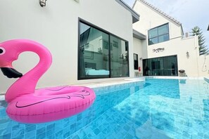 Unclassified image, 3 of 17, button - Brittany Private Pool Villa-Pattaya (Sattahip)