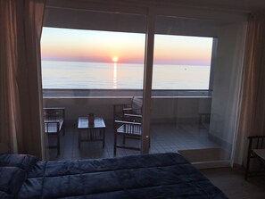 2 bedrooms, in-room safe, iron/ironing board, travel crib - WONDERFUL VILLA BY THE SEA IN ROME (Torvaianica)