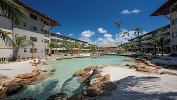 2 kolam renang indoor dan 5 kolam renang outdoor