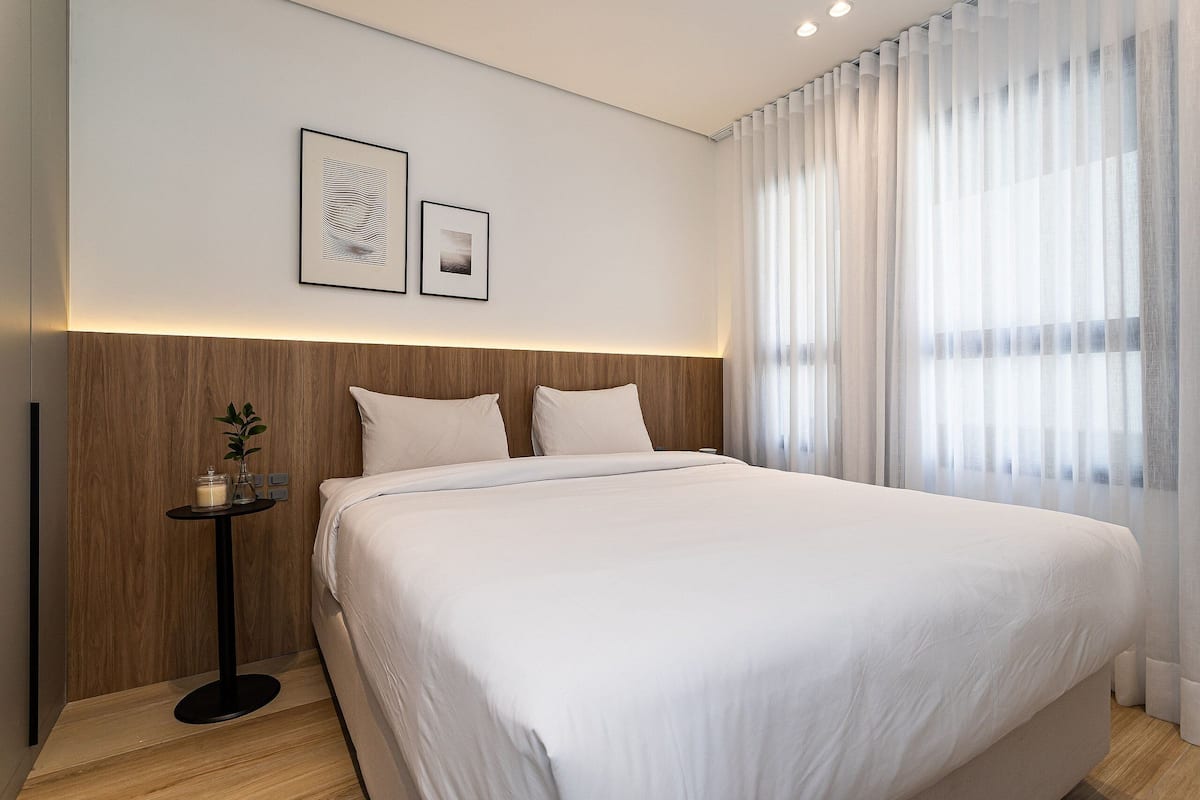 Apartment | Laptop workspace, iron/ironing board, free WiFi, bed sheets