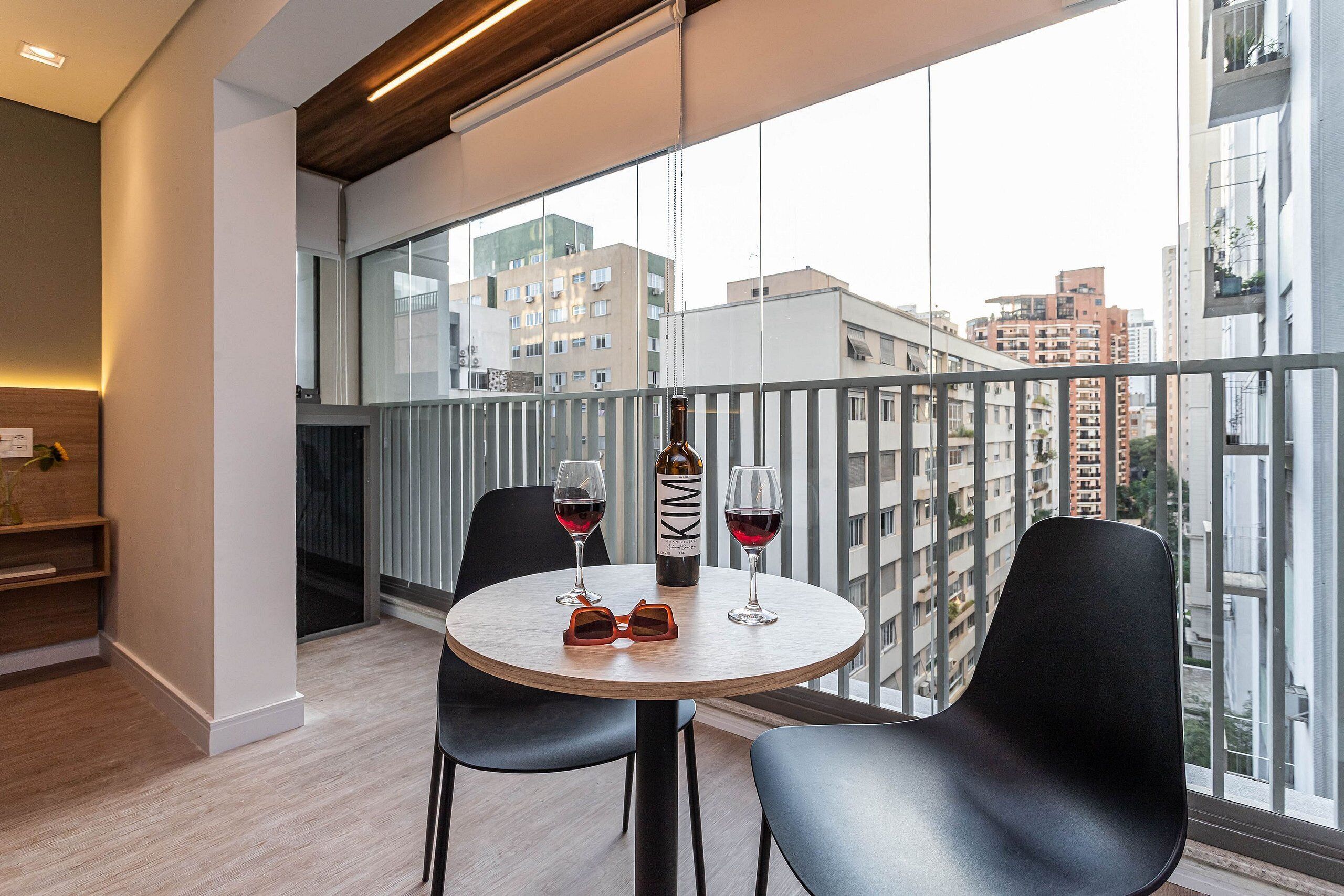 Comfort Studio | Dining