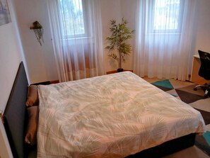 1 bedroom, iron/ironing board, WiFi, bed sheets