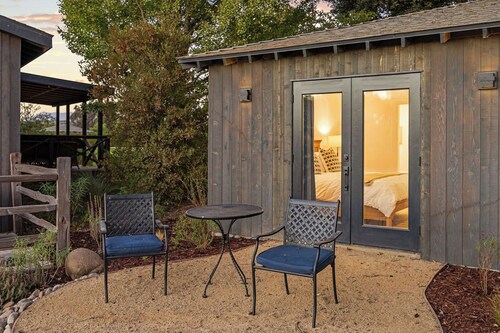 Charming 3-bedroom Farmhouse Escape in Santa Ynez