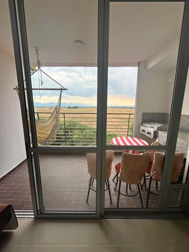 Beautiful apartment with water park 5 minutes from Girardot