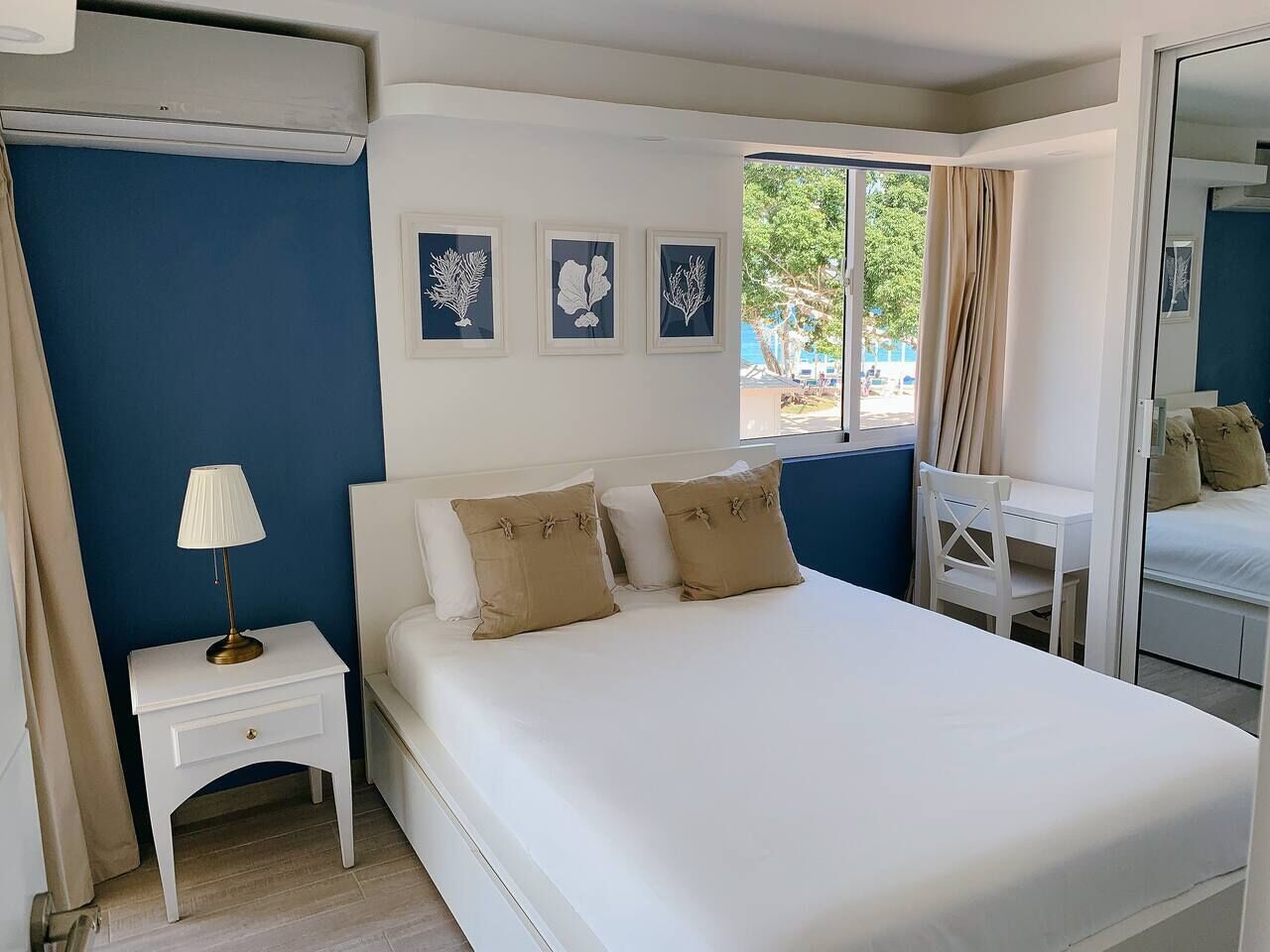 2 habitaciones, escritorio, tabla de planchar con plancha y wifi 