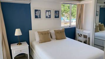 2 habitaciones, escritorio, tabla de planchar con plancha y wifi