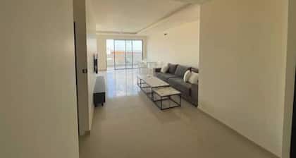 Stylish 3-BDR Apt with Terrace