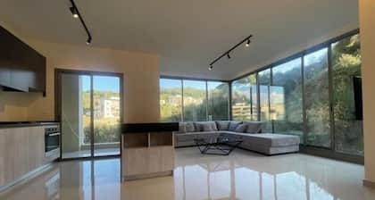 Urban Loft 4BDR 2-Story Duplex