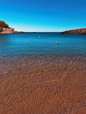 Beach - Fantastic lodge with breathtaking views of the dolphin bay (Saint-Raphaël)