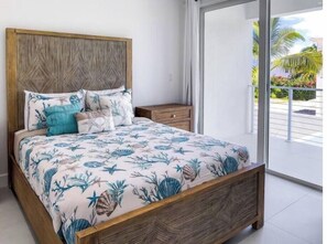 3 bedrooms, in-room safe, iron/ironing board, travel crib