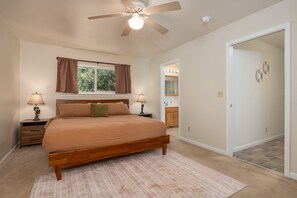 2 bedrooms, WiFi, bed sheets - Bald Bear Barracks (Mariposa)