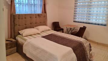 8 makuuhuonetta, silitysrauta/-lauta, Wi-Fi