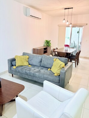 Living area - Comfortable home in San Pedro, quick access to Santa Catarina and Monterrey (San Pedro Garza García)