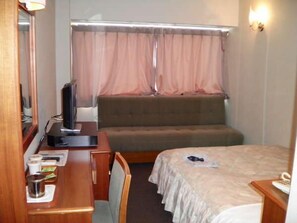 Room - Okayama Universal Hotel Daini Annex (Okayama)